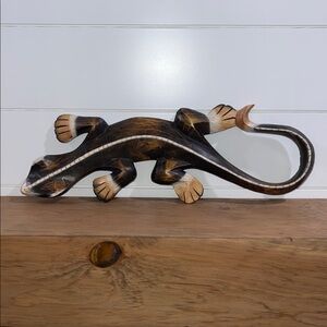Handcrafted Rustic Wooden Lizard Wall Art